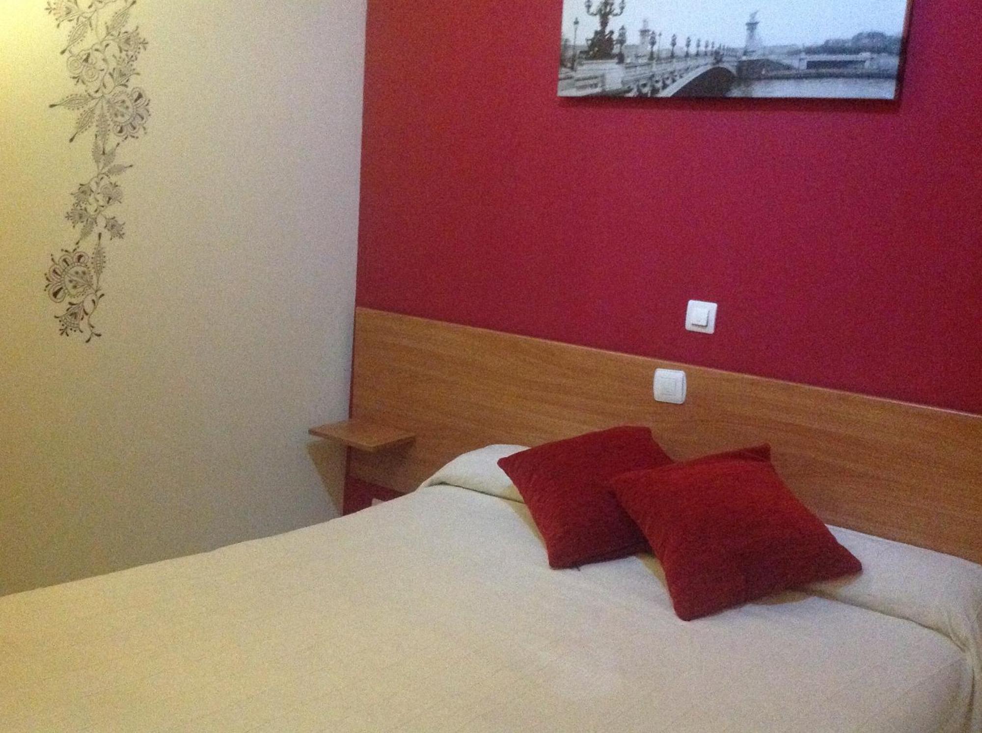 Hostal Neptuno Caces Екстериор снимка