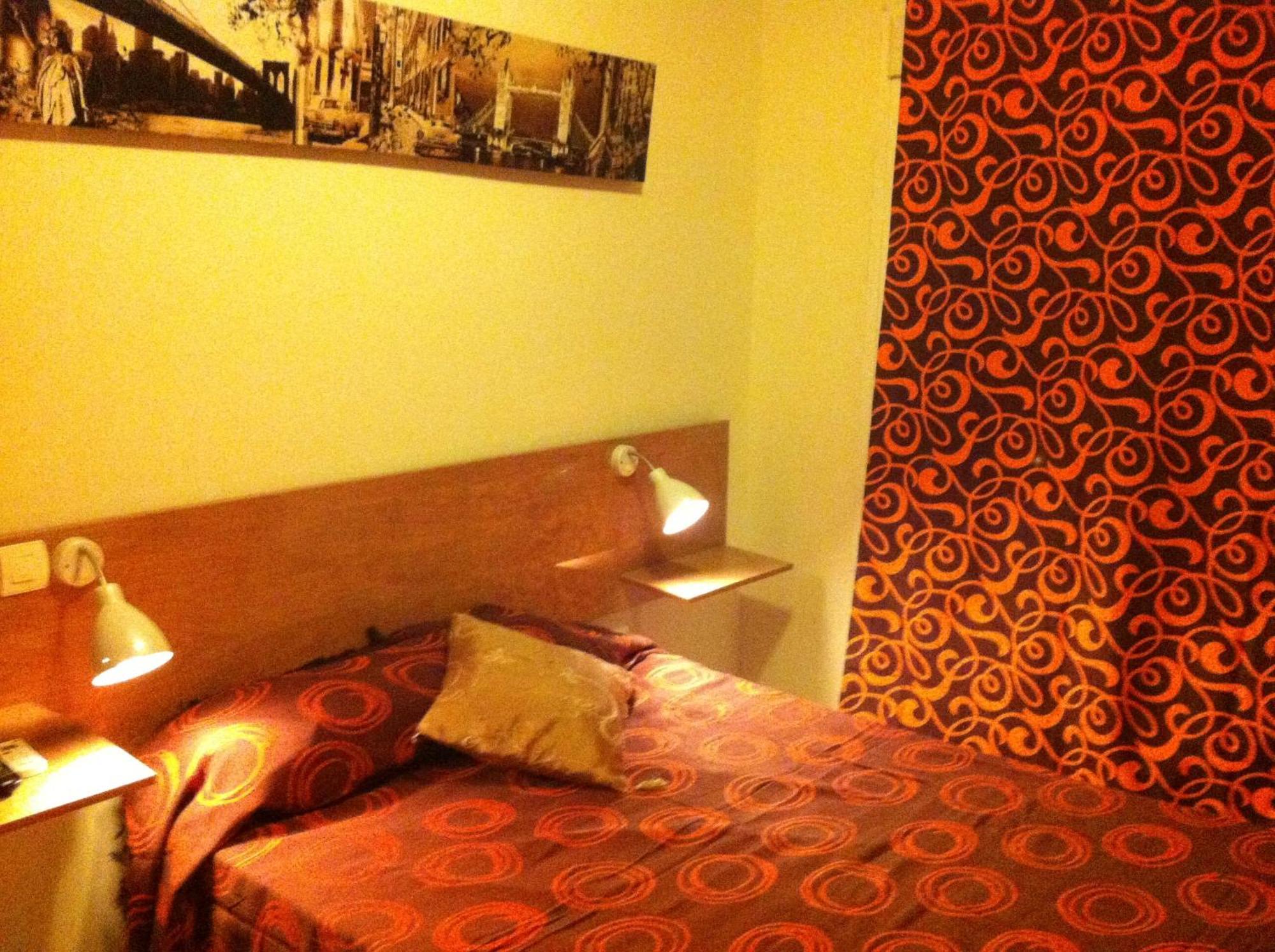 Hostal Neptuno Caces Екстериор снимка
