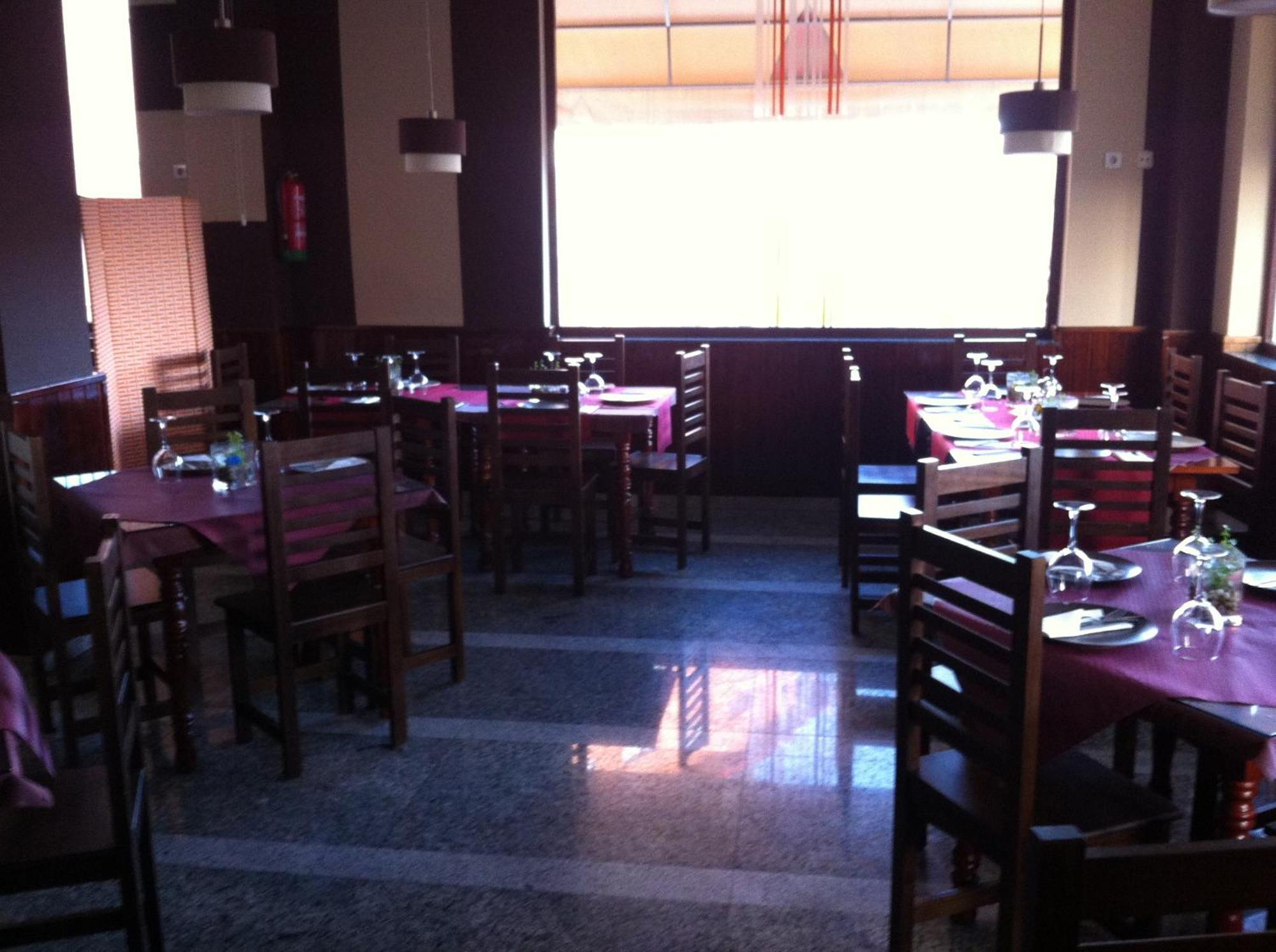 Hostal Neptuno Caces Екстериор снимка