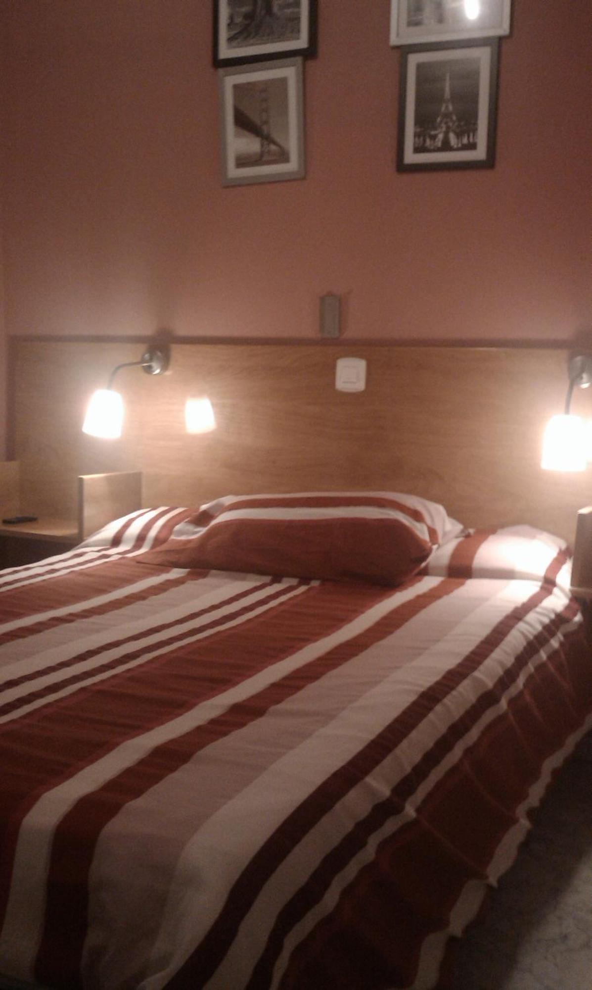 Hostal Neptuno Caces Екстериор снимка