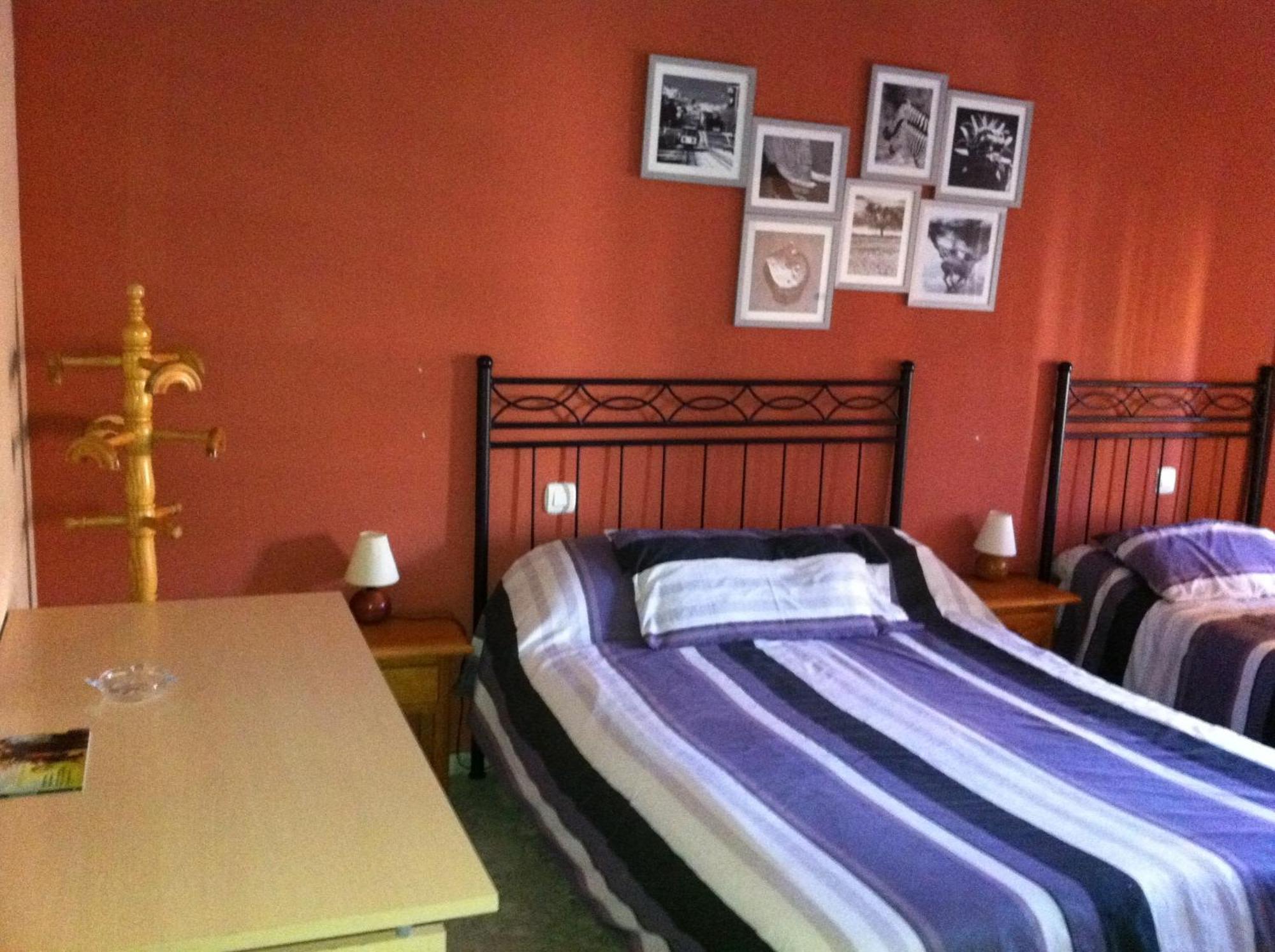Hostal Neptuno Caces Екстериор снимка