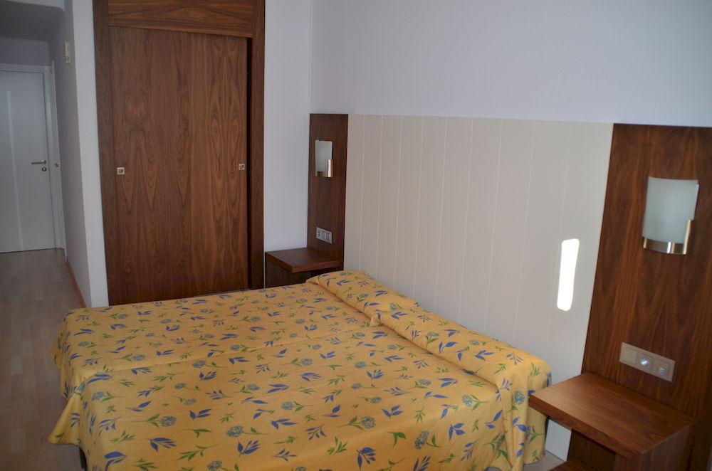 Hostal Neptuno Caces Екстериор снимка