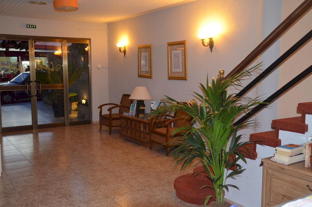 Hostal Neptuno Caces Екстериор снимка